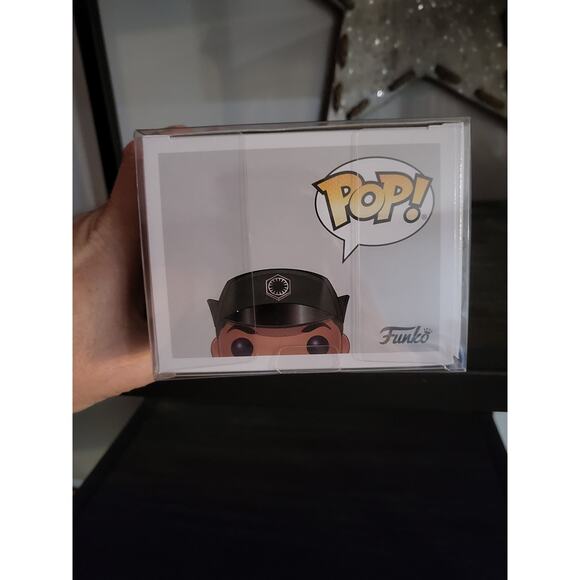 Funko Pop Star Wars VIII The Last Jedi #191 Finn Bobblehead In Protective Case - Picture 5 of 6